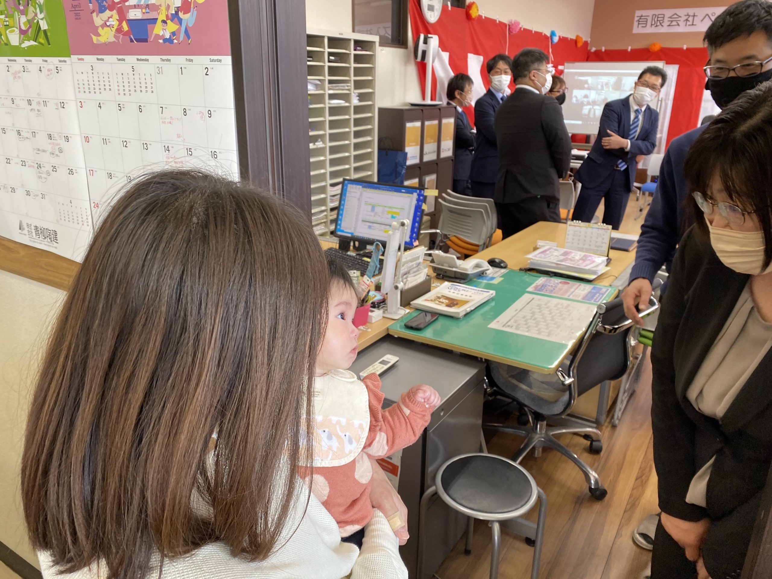 入社式に赤ちゃんがやってきた 山梨 長野 岐阜 福島 沖縄のポスティング チラシ配布 長野 松本 安曇野 上田 佐久 諏訪 飯田 甲府 韮崎 宮崎 沖縄 那覇 郡山 須賀川 本宮 白河 のまかせてグループ